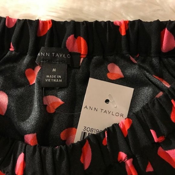 Ann Taylor Hearts Bell Sleeve Curve Hem Top - Picture 15 of 16